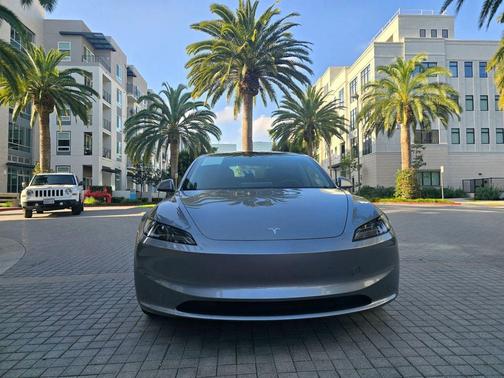 2025 Tesla Model 3 Long Range