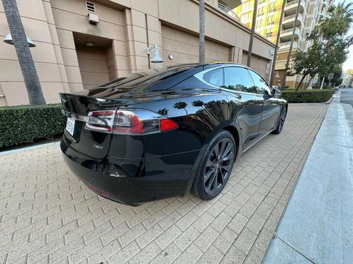 2018 Tesla Model S 75D
