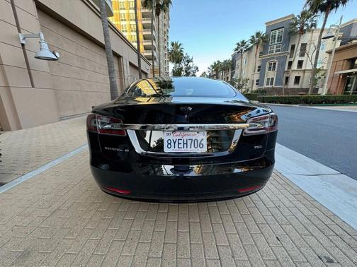 2018 Tesla Model S 75D