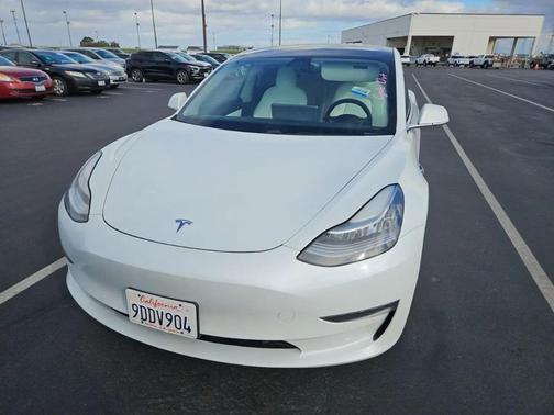 2020 Tesla Model 3 Standard Range