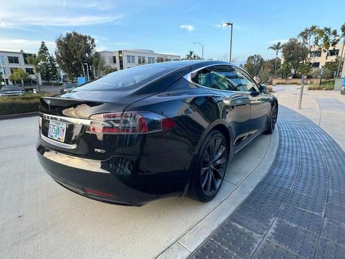 2017 Tesla Model S 75D