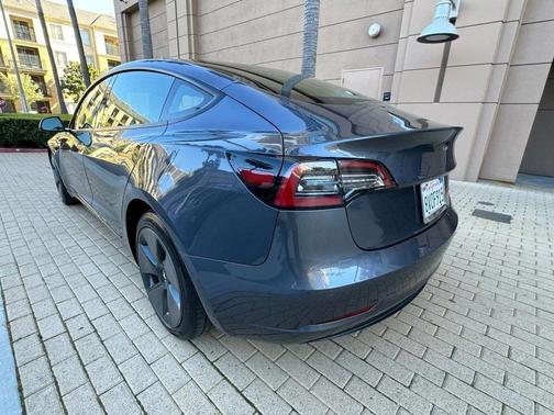 Midnight Silver Metallic 2023 Tesla Model 3 Standard Range