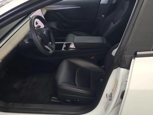Pearl White Multi-Coat 2023 Tesla Model 3 Standard Range