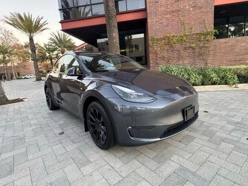 Pearl White Multi-Coat 2021 Tesla Model Y Long Range Dual Motor All-Wheel Drive