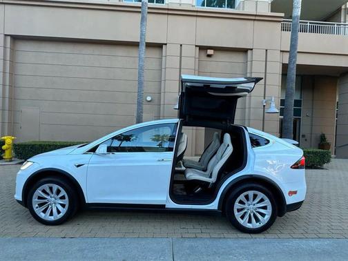2017 Tesla Model X 75D