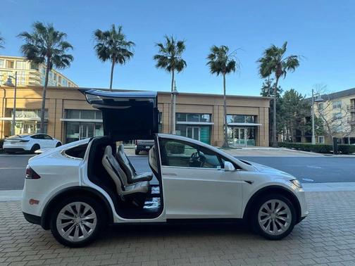 2017 Tesla Model X 75D