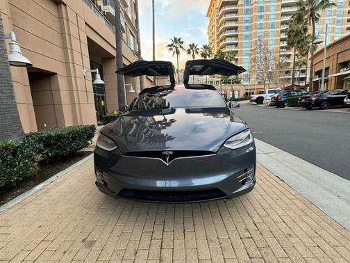 Gray 2017 Tesla Model X 90D