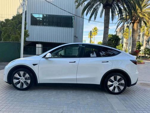 2021 Tesla Model Y Long Range Dual Motor All-Wheel Drive