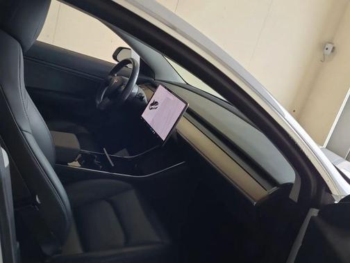 2018 Tesla Model 3 Mid Range