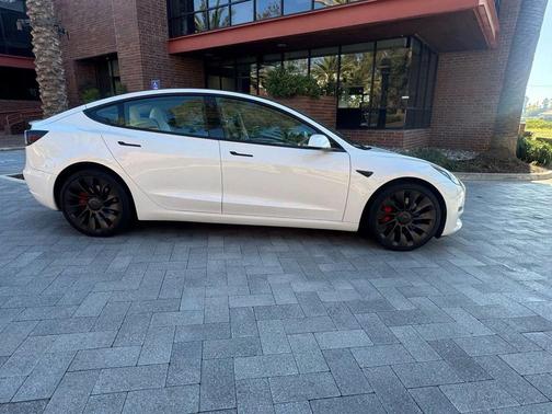 Pearl White Multi-Coat 2021 Tesla Model 3 Performance