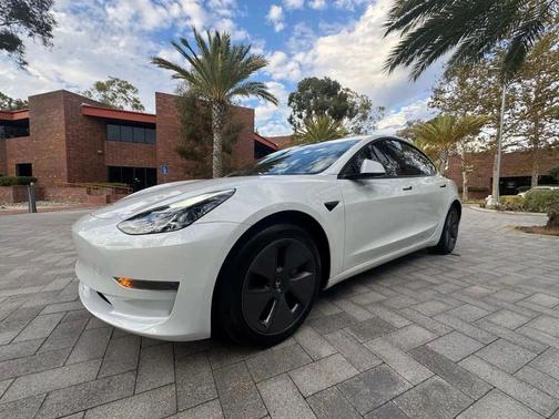 Pearl White Multi-Coat 2022 Tesla Model 3 Long Range