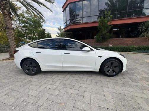 Pearl White Multi-Coat 2022 Tesla Model 3 Long Range