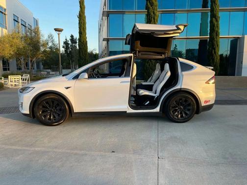 2017 Tesla Model X 90D