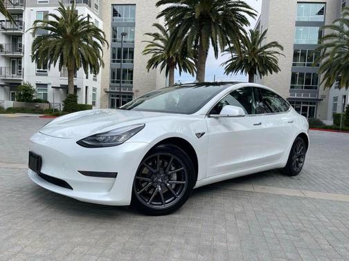 Pearl White Multi-Coat 2020 Tesla Model 3 Standard Range Plus