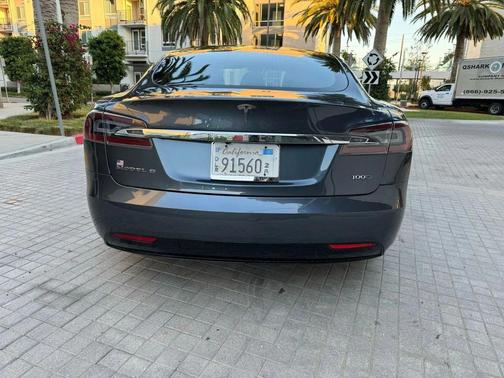 2018 Tesla Model S 100D
