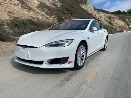 Pearl White Multi-Coat 2017 Tesla Model S 75