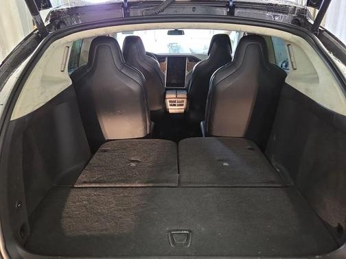 Deep Blue Metallic 2018 Tesla Model X 75D