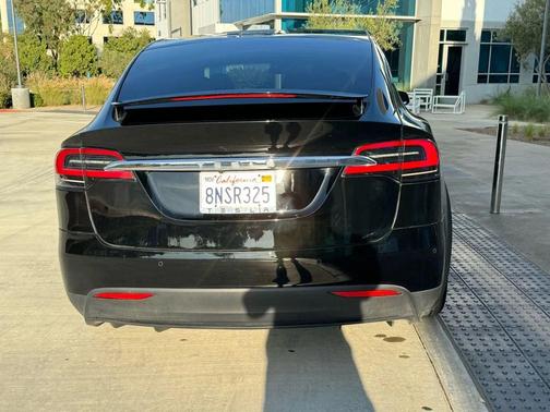 2018 Tesla Model X 75D