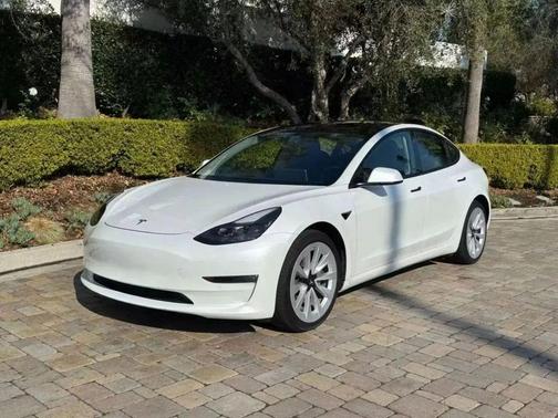 Pearl White Multi-Coat 2022 Tesla Model 3 Long Range