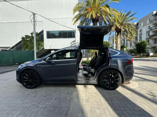 Midnight Silver Metallic 2018 Tesla Model X 100D