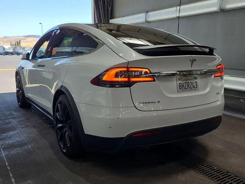 2018 Tesla Model X 75D