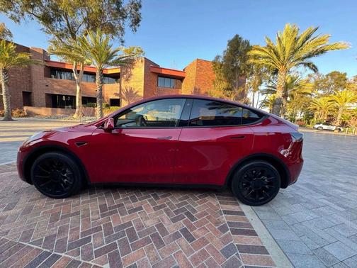 2021 Tesla Model Y Standard Range Rear-Wheel Drive
