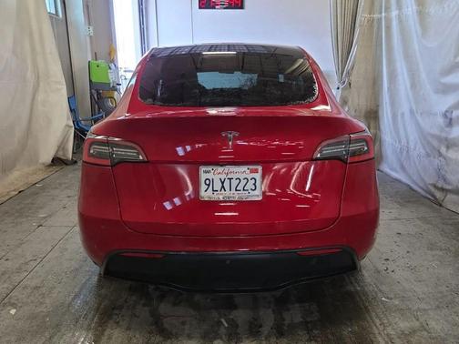 2021 Tesla Model Y Standard Range Rear-Wheel Drive