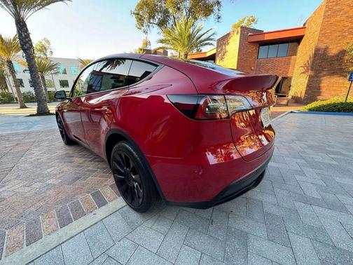 2021 Tesla Model Y Standard Range Rear-Wheel Drive