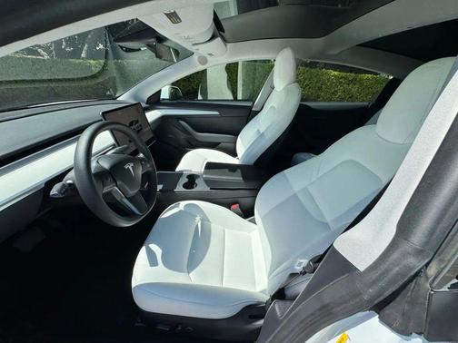 Pearl White Multi-Coat 2021 Tesla Model 3 Standard Range Plus