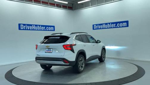 Summit White 2025 Chevrolet Trax LT