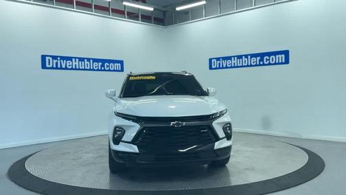 Iridescent Pearl Tricoat 2024 Chevrolet Blazer RS