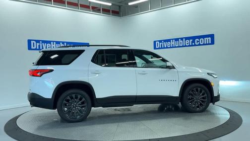Summit White 2023 Chevrolet Traverse RS