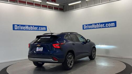 Blue Glow Metallic 2024 Chevrolet Trax LT