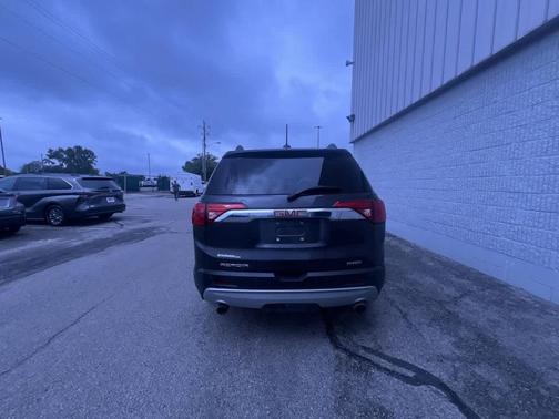 2017 GMC Acadia SLT-2