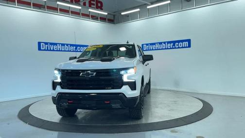 Iridescent Pearl Tricoat 2023 Chevrolet Silverado 1500 LT Trail Boss