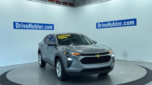 Sterling Gray Metallic 2024 Chevrolet Trax LS