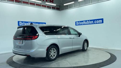 2024 Chrysler Pacifica Touring-L