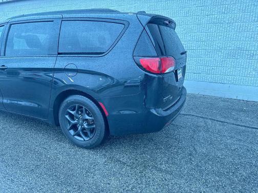 2020 Chrysler Pacifica Touring-L