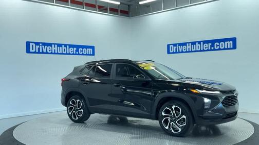 Mosaic Black Metallic 2025 Chevrolet Trax 2RS