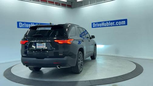 Mosaic Black Metallic 2023 Chevrolet Traverse RS