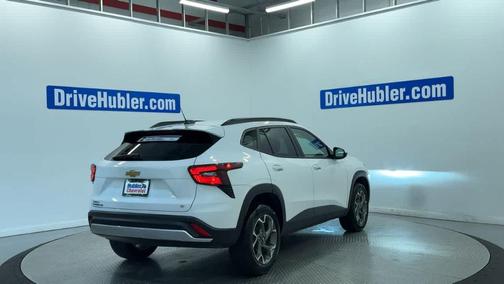 Summit White 2025 Chevrolet Trax LT