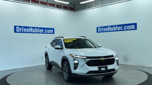 Summit White 2025 Chevrolet Trax LT