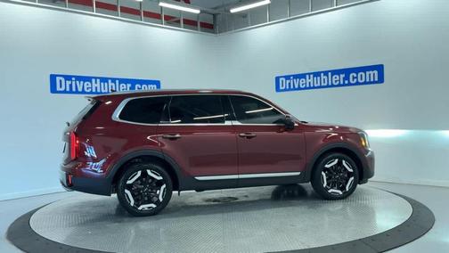 Maroon 2024 Kia Telluride S