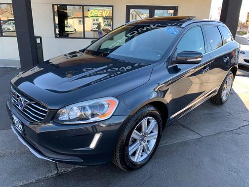 2016 Volvo XC60 T6 Drive-E Platinum