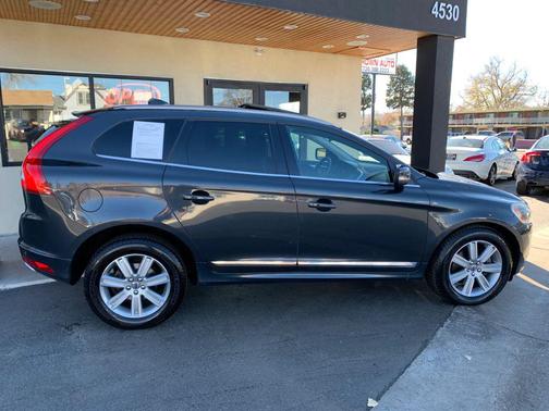 2016 Volvo XC60 T6 Drive-E Platinum