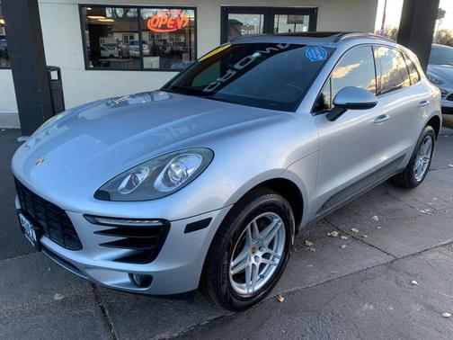 2017 Porsche Macan Sport Utility 4D