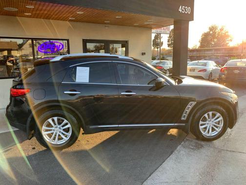 2012 INFINITI FX35 Base