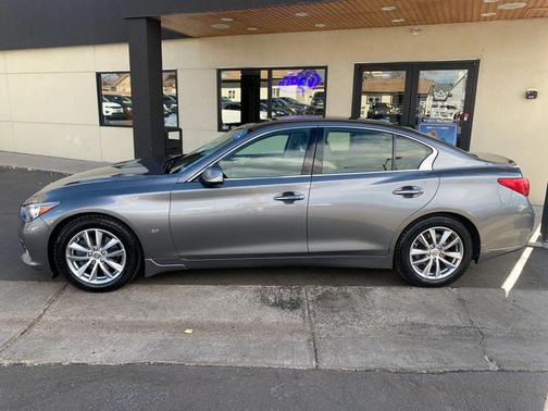 2015 INFINITI Q50 Premium
