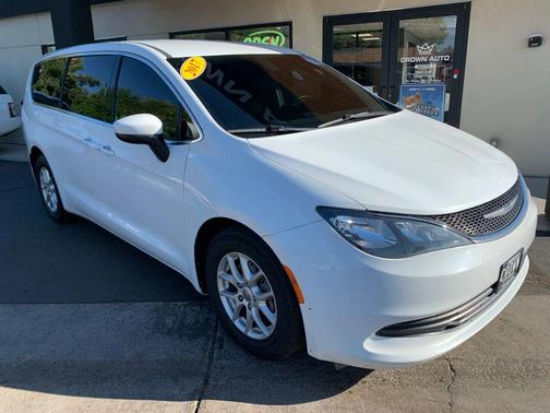 2017 Chrysler Pacifica Touring