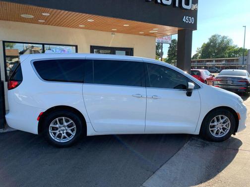2017 Chrysler Pacifica Touring